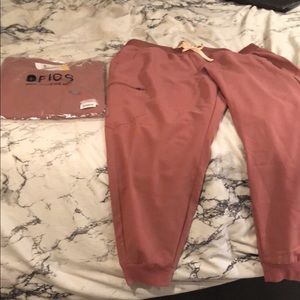 Mauve large Zamora fig scrub set